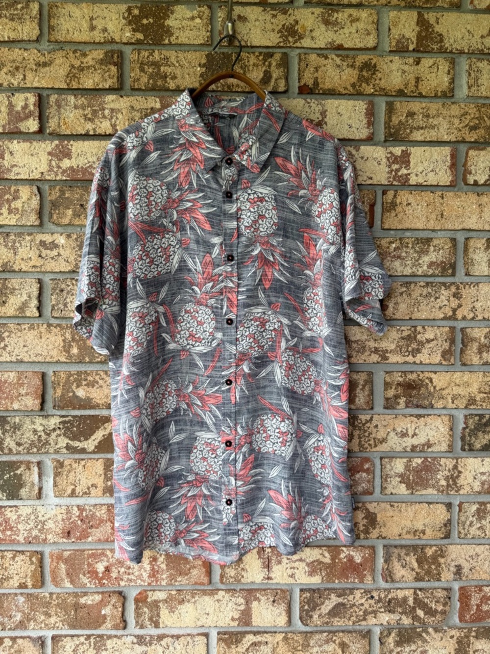 Men’s Depart West Shirt Size XL Button Down Front Pineapple Motif Excellent!